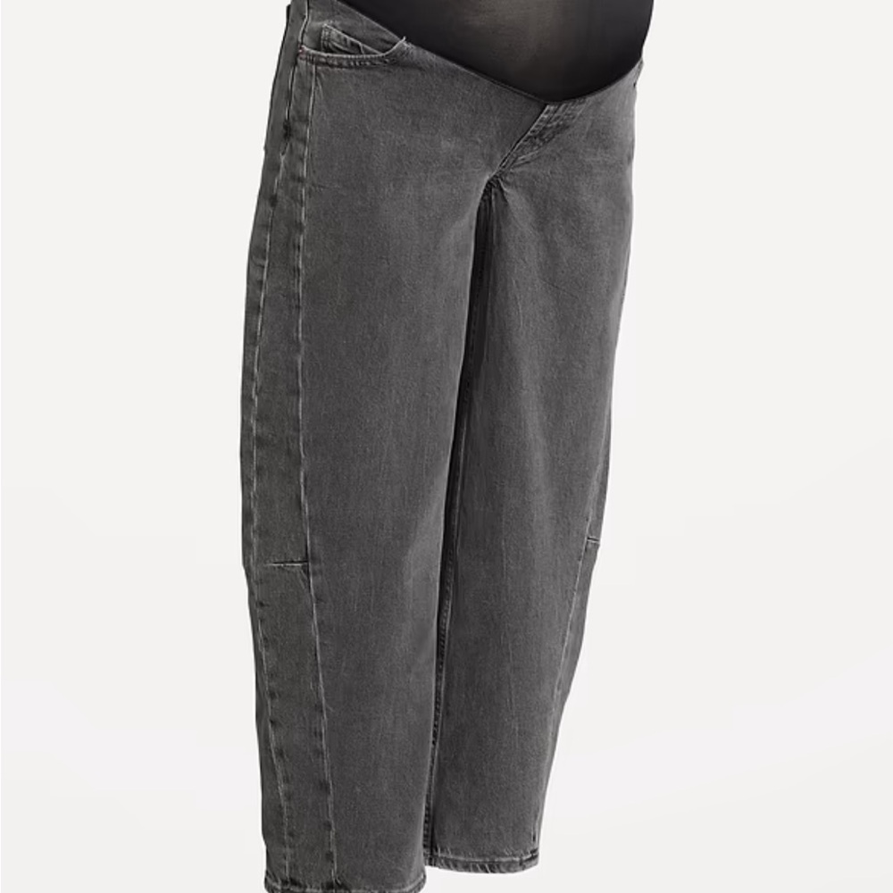 Old Navy Maternity Full-Panel Barrel Ankle Jeans